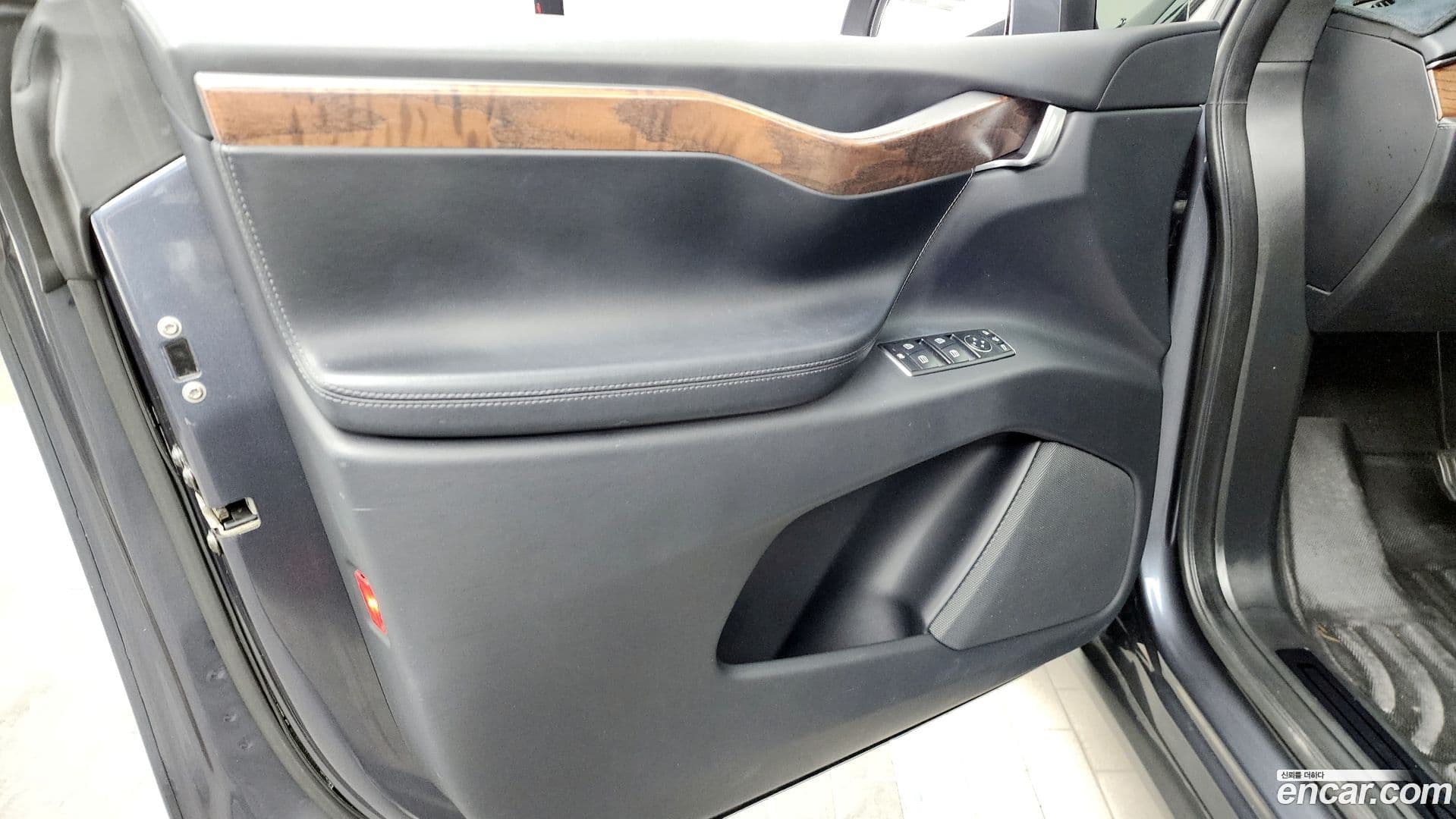 Main__Slider__Photo:Model X Tesla 2020.11-23