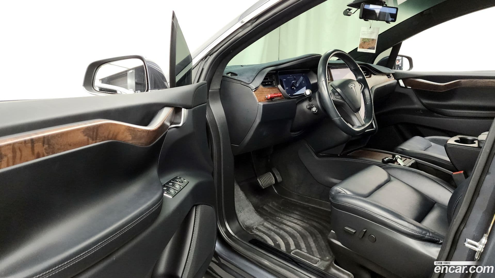 Main__Slider__Photo:Model X Tesla 2020.11-34