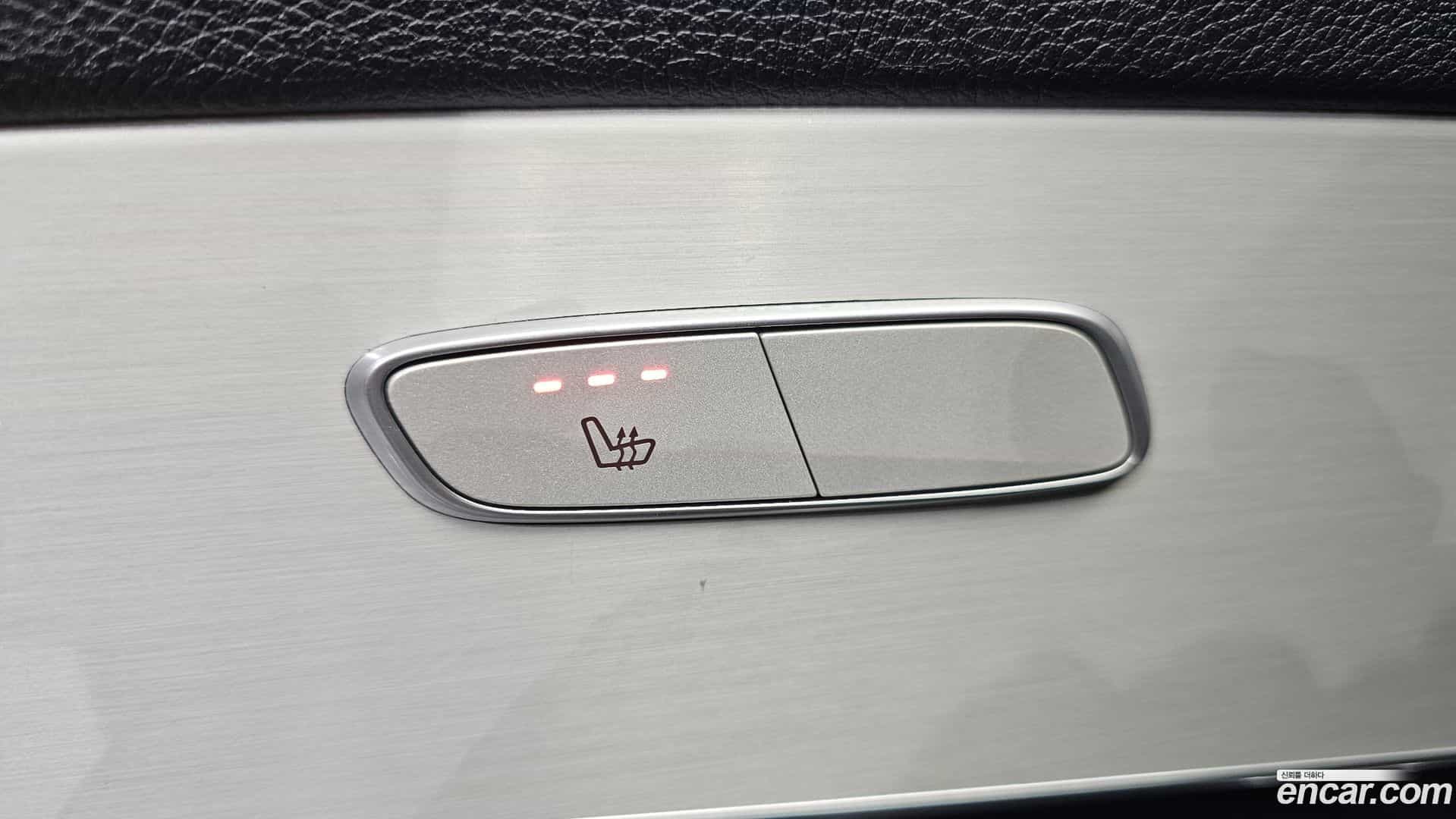 GLC-Class Mercedes-Benz 2020.10-OPTION-046