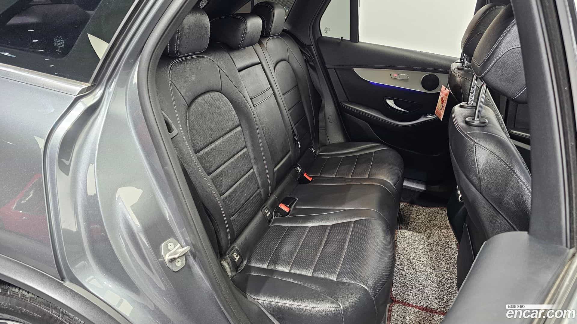 GLC-Class Mercedes-Benz 2020.10-OPTION-049