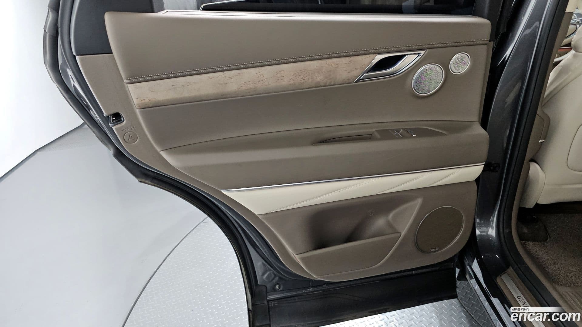 Main__Slider__Photo:GV80 Genesis 2022.8-24
