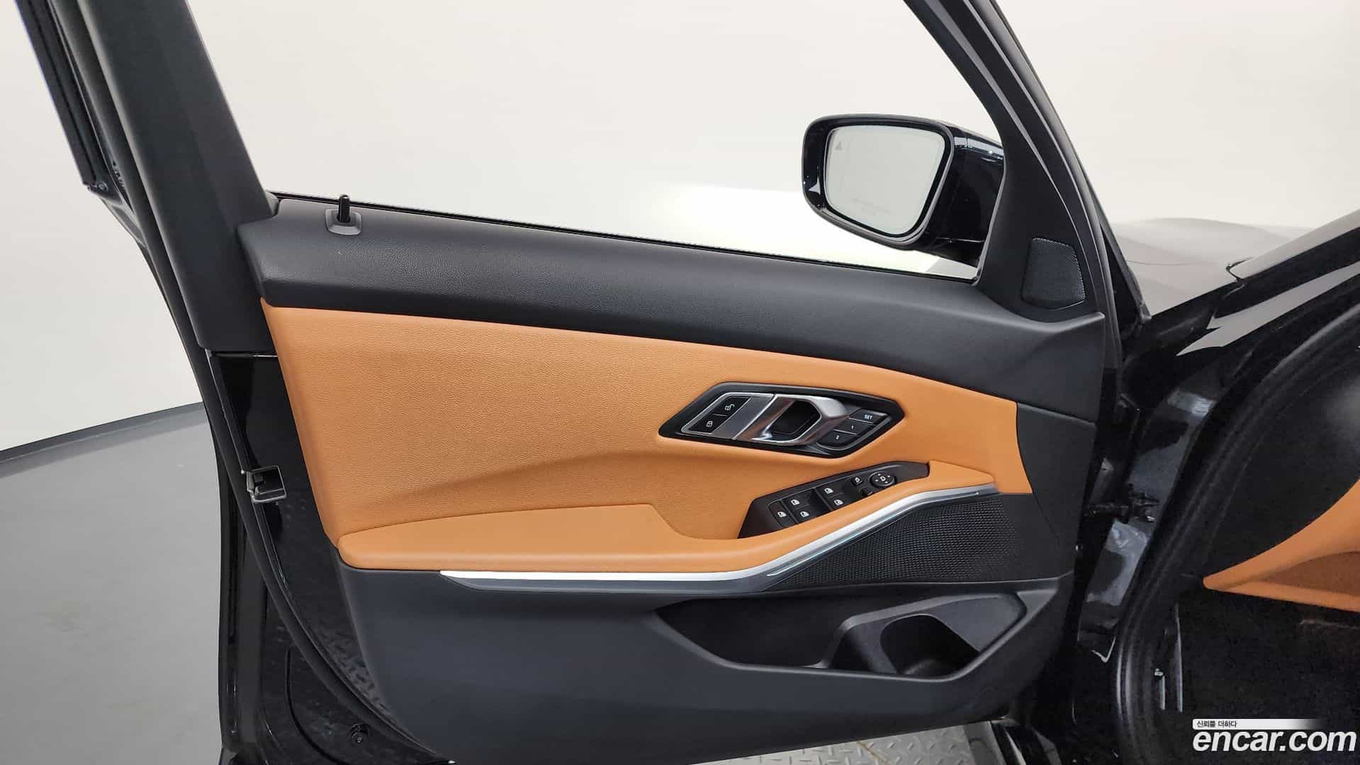 3-Series BMW 2022.10-INNER-034