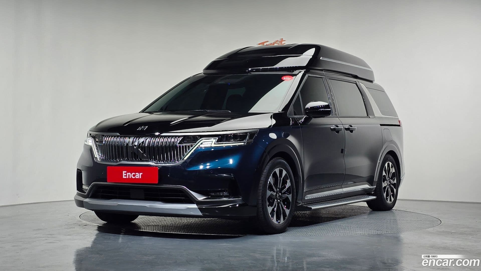 Main__Slider__Photo:Canival Kia 2021.9-0