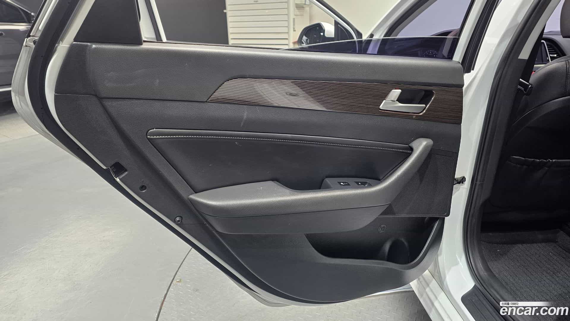 Sonata Hyundai 2017.4-INNER-035