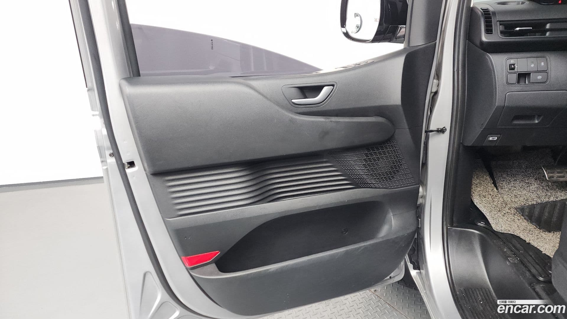 Main__Slider__Photo:Staria Hyundai 2022.8-23