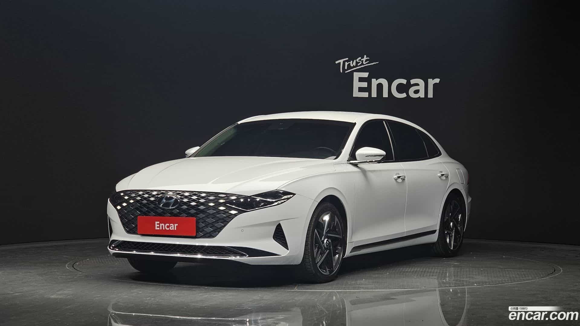 Grandeur Hyundai 2022.3-OUTER-001
