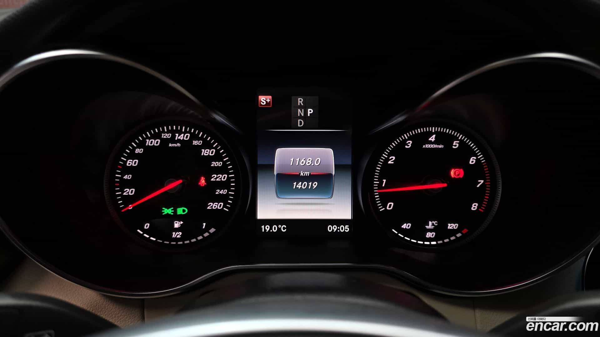 C-Class Mercedes-Benz 2018.3-INNER-008