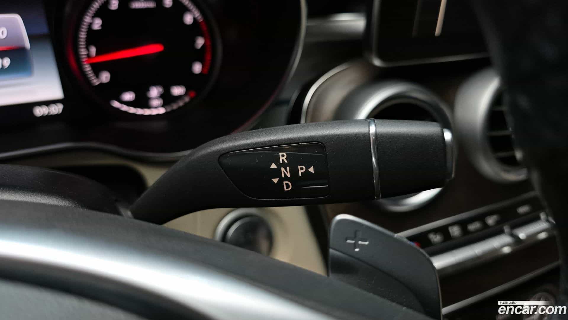 C-Class Mercedes-Benz 2018.3-INNER-009