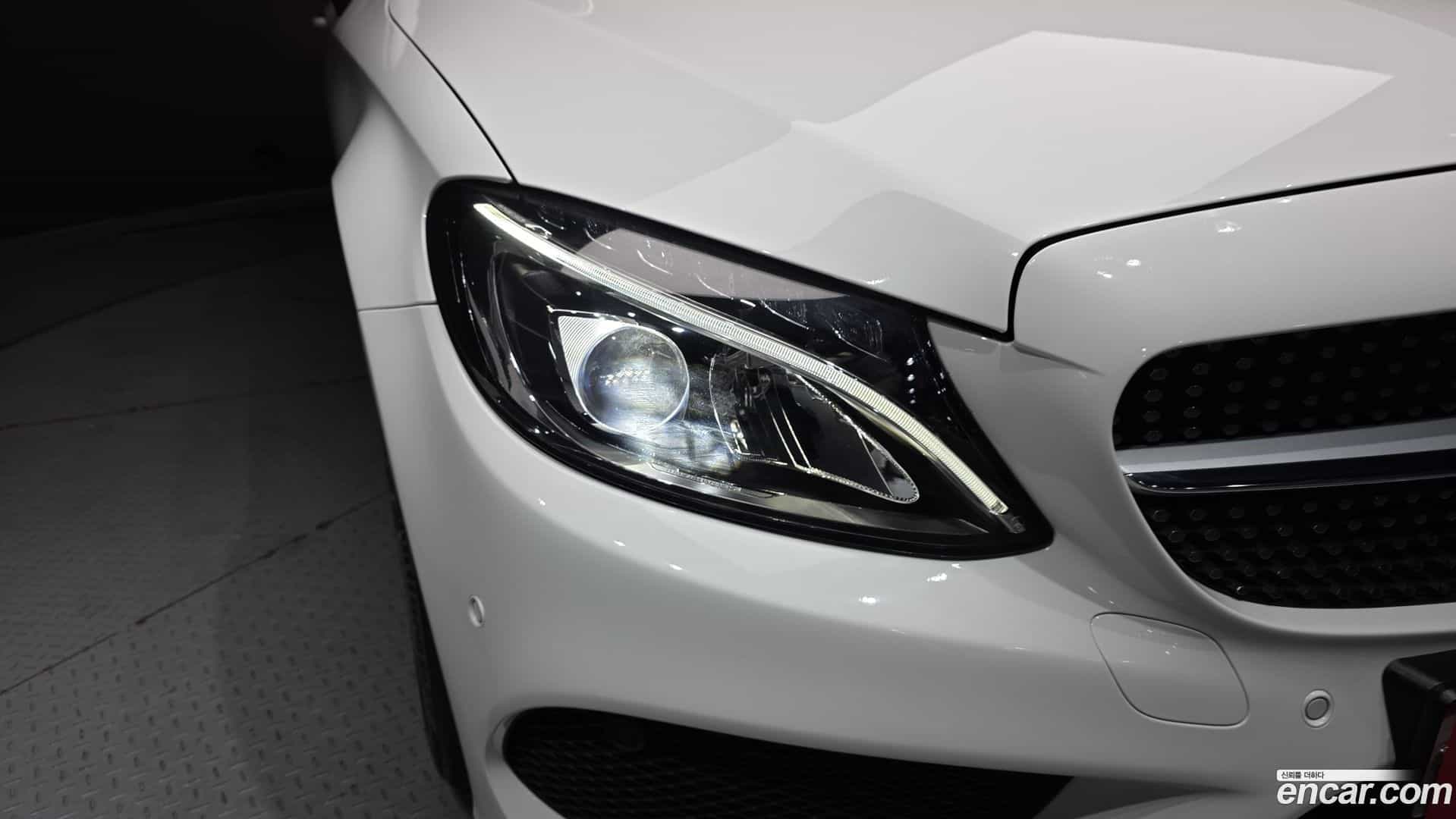 C-Class Mercedes-Benz 2018.3-OUTER-032