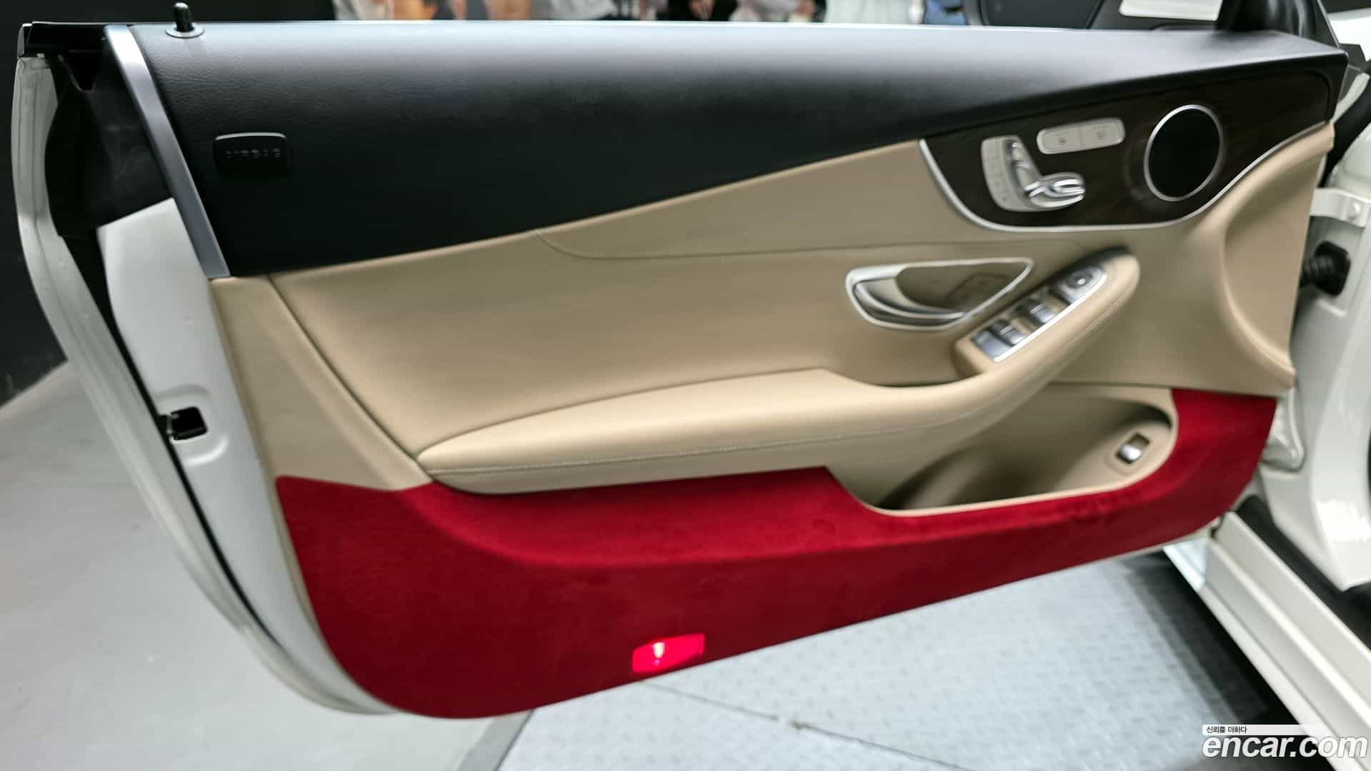 C-Class Mercedes-Benz 2018.3-INNER-035