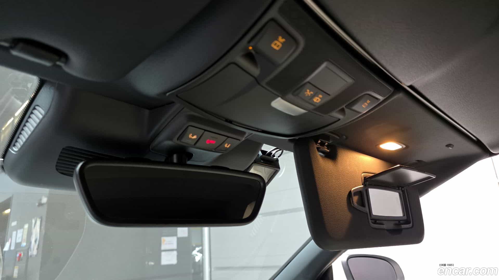 C-Class Mercedes-Benz 2018.3-OPTION-040