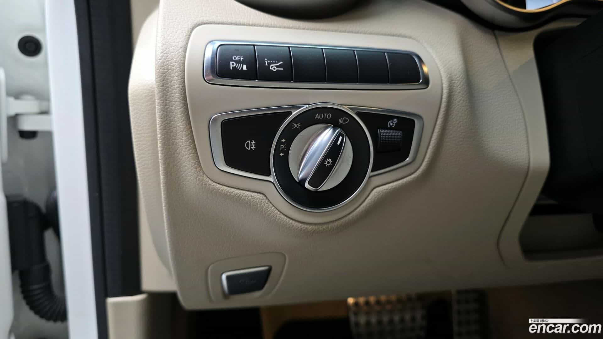 C-Class Mercedes-Benz 2018.3-OPTION-041
