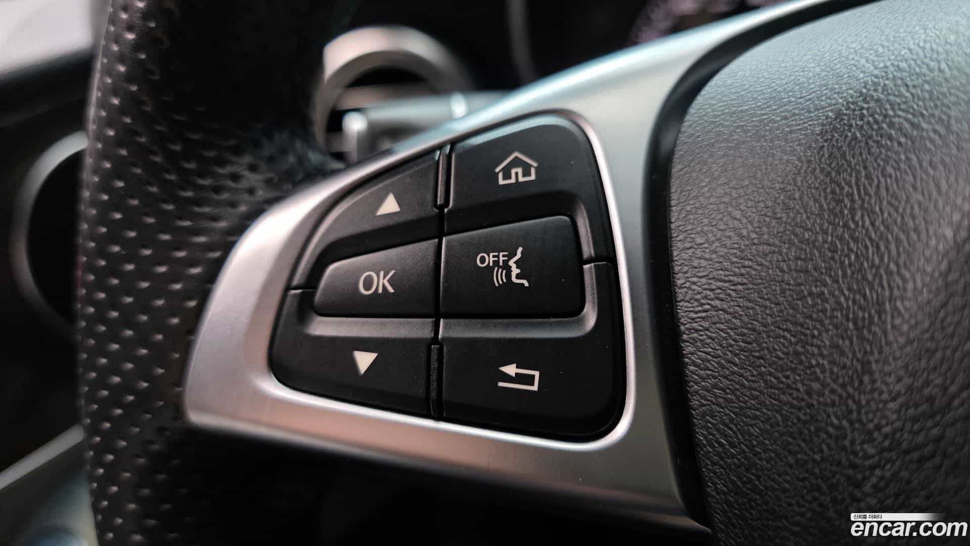 C-Class Mercedes-Benz 2018.3-OPTION-042