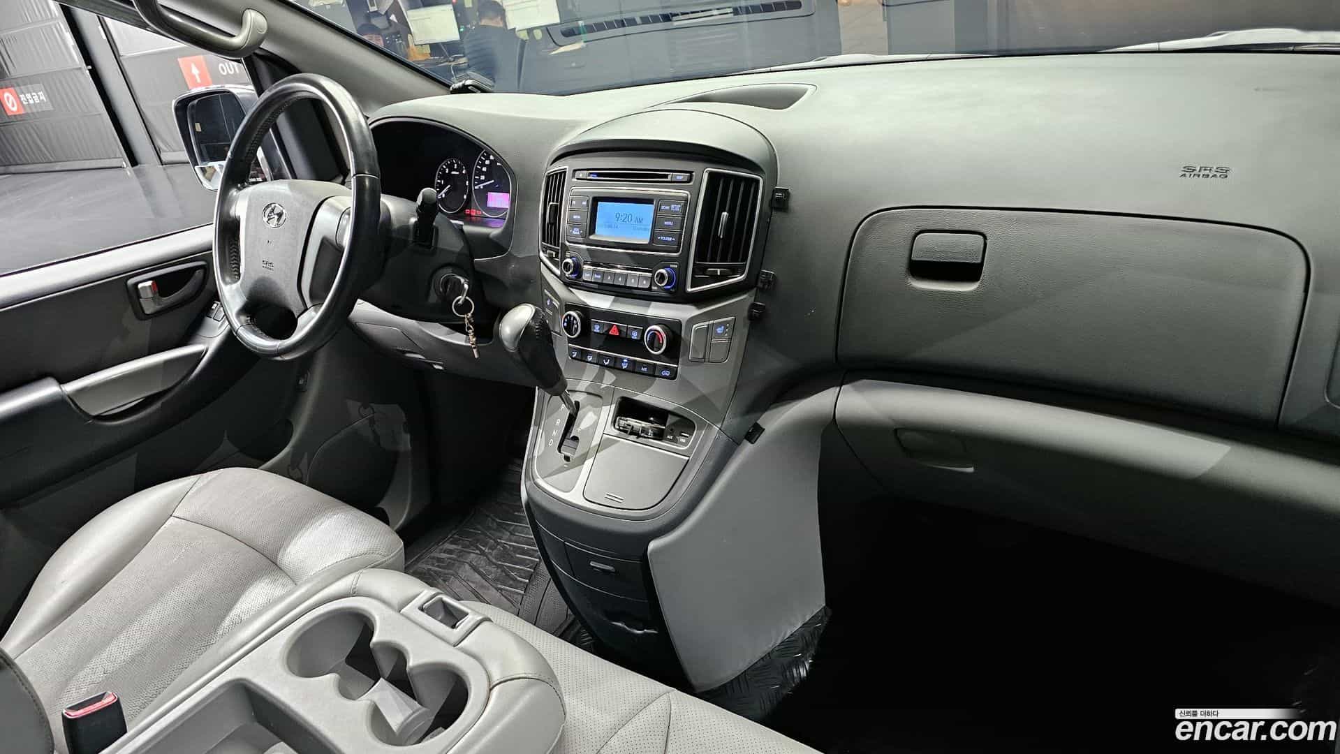 Starex Hyundai 2018.2-INNER-007