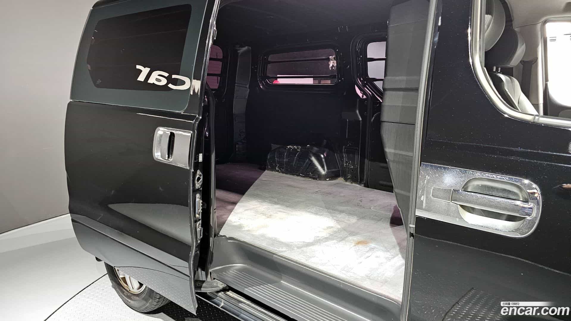 Starex Hyundai 2018.2-OPTION-016