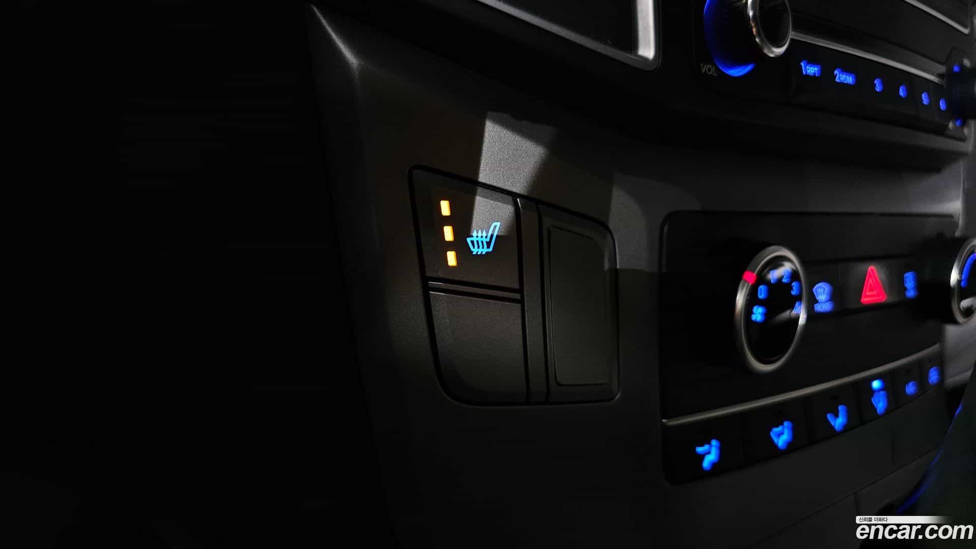 Starex Hyundai 2018.2-OPTION-020