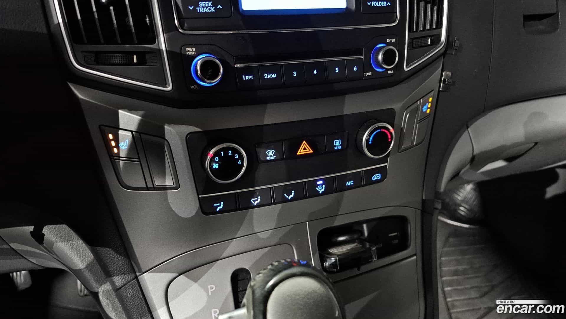 Starex Hyundai 2018.2-OPTION-023