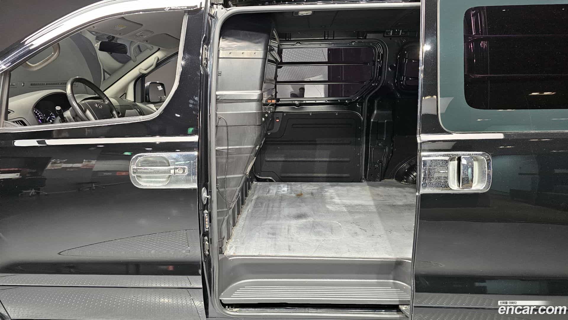 Starex Hyundai 2018.2-OPTION-042