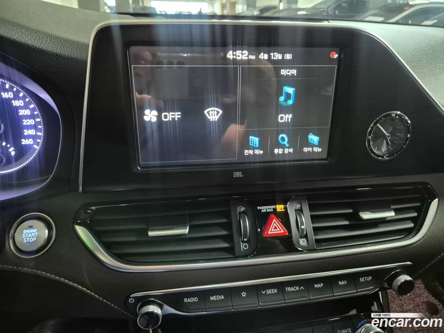 Grandeur Hyundai 2018.4-OPTION-015