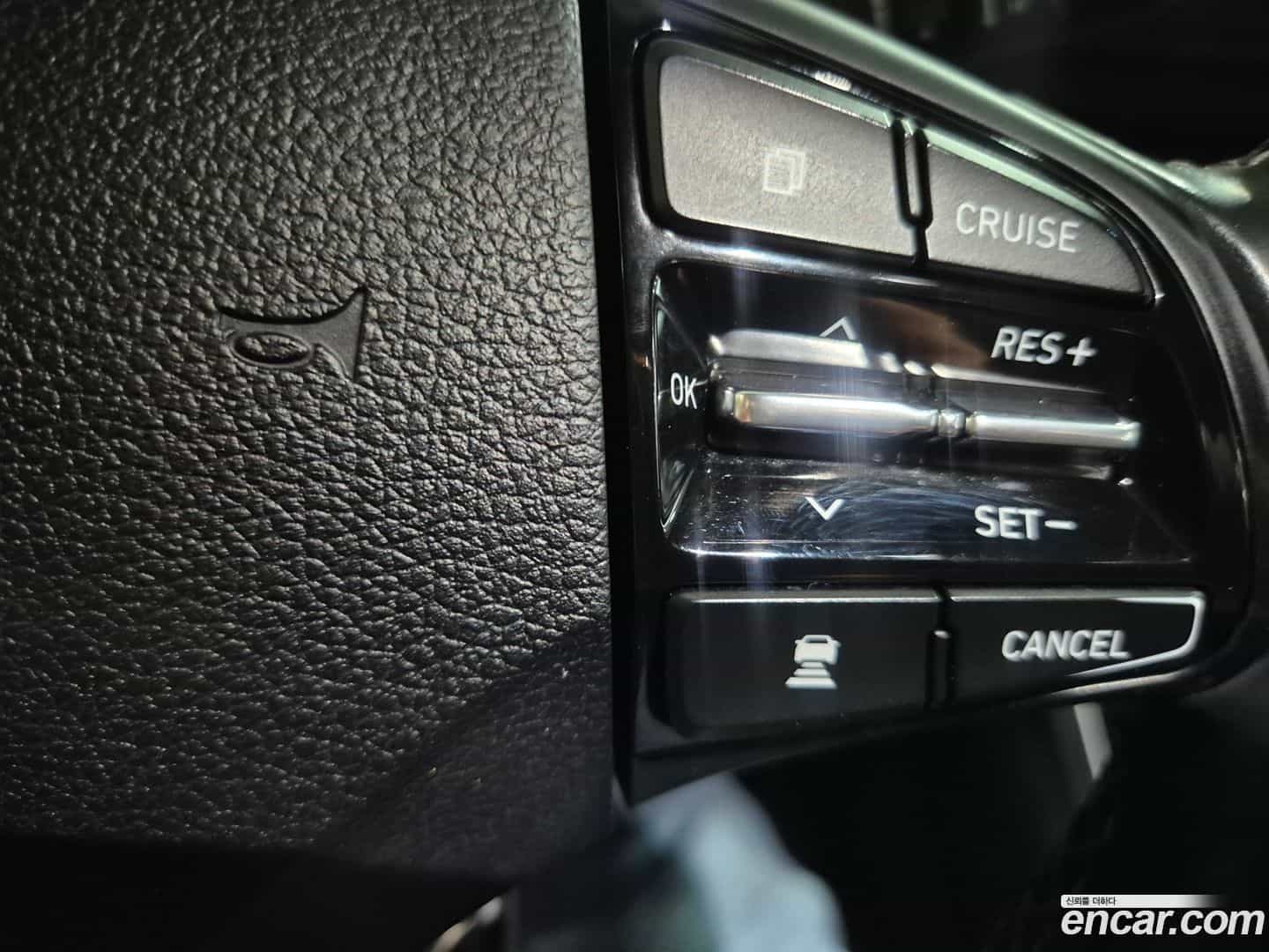 Grandeur Hyundai 2018.4-OPTION-016
