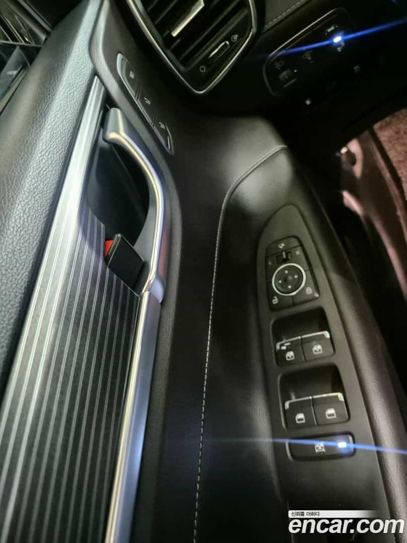Grandeur Hyundai 2018.4-OPTION-017