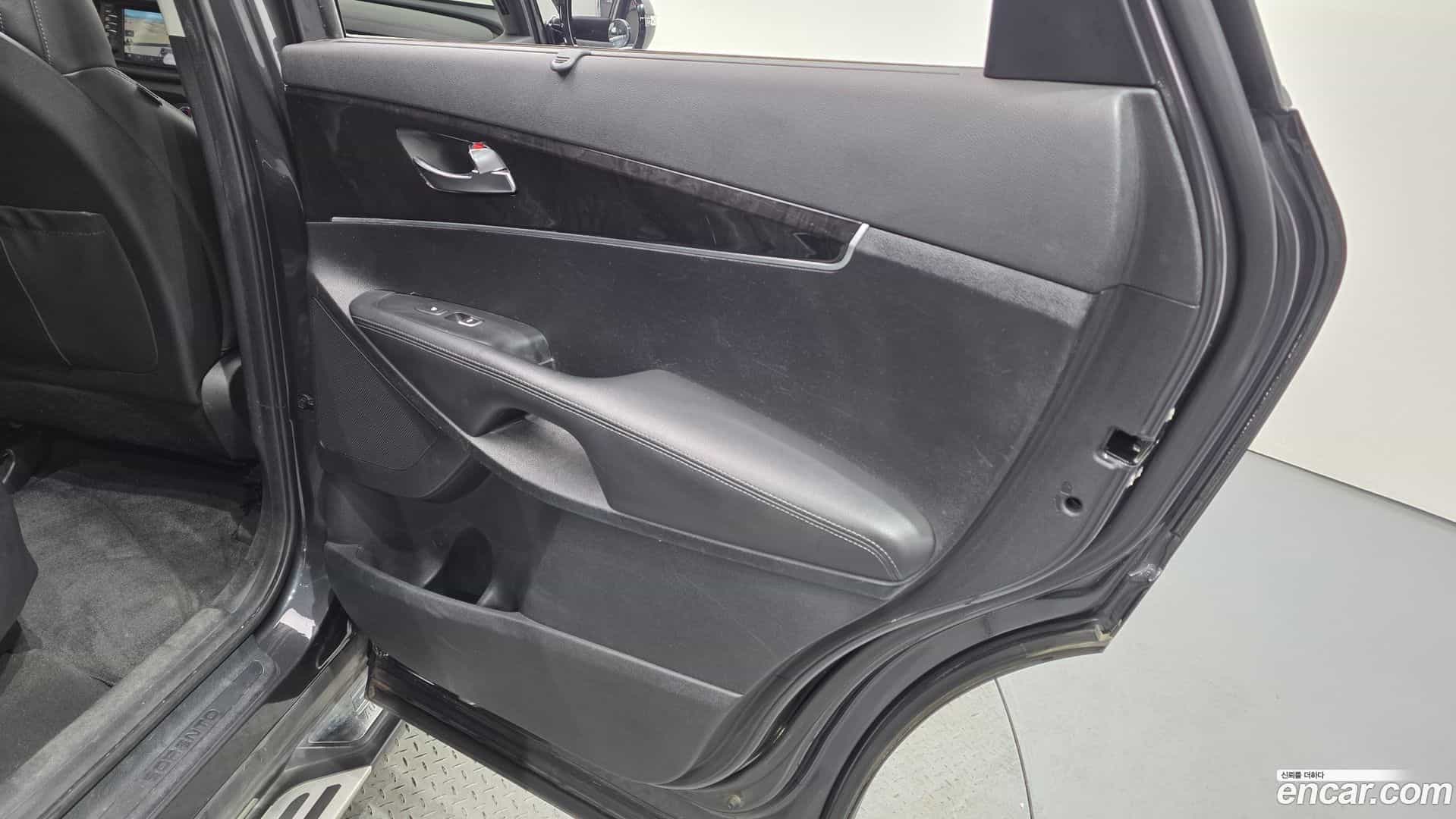 Sorento Kia 2015.5-INNER-035