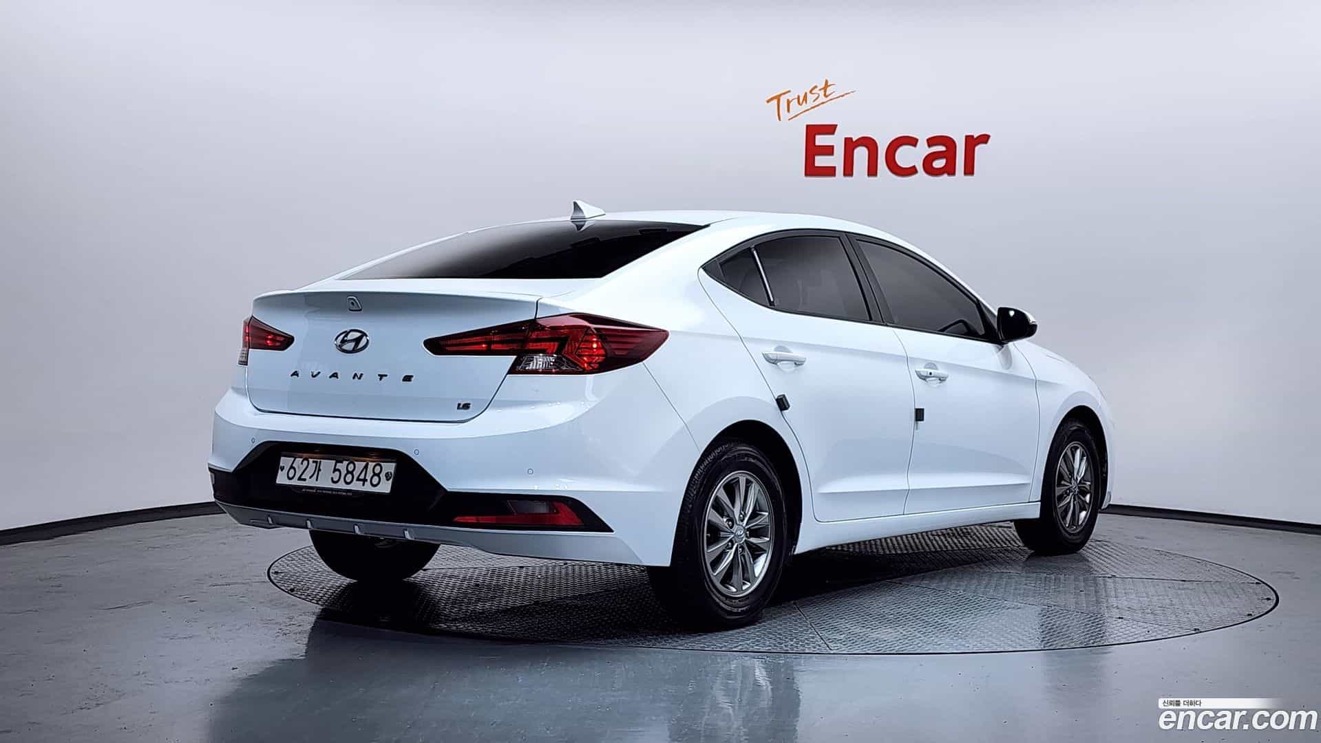 AVANTE Hyundai 2019.7-OUTER-002