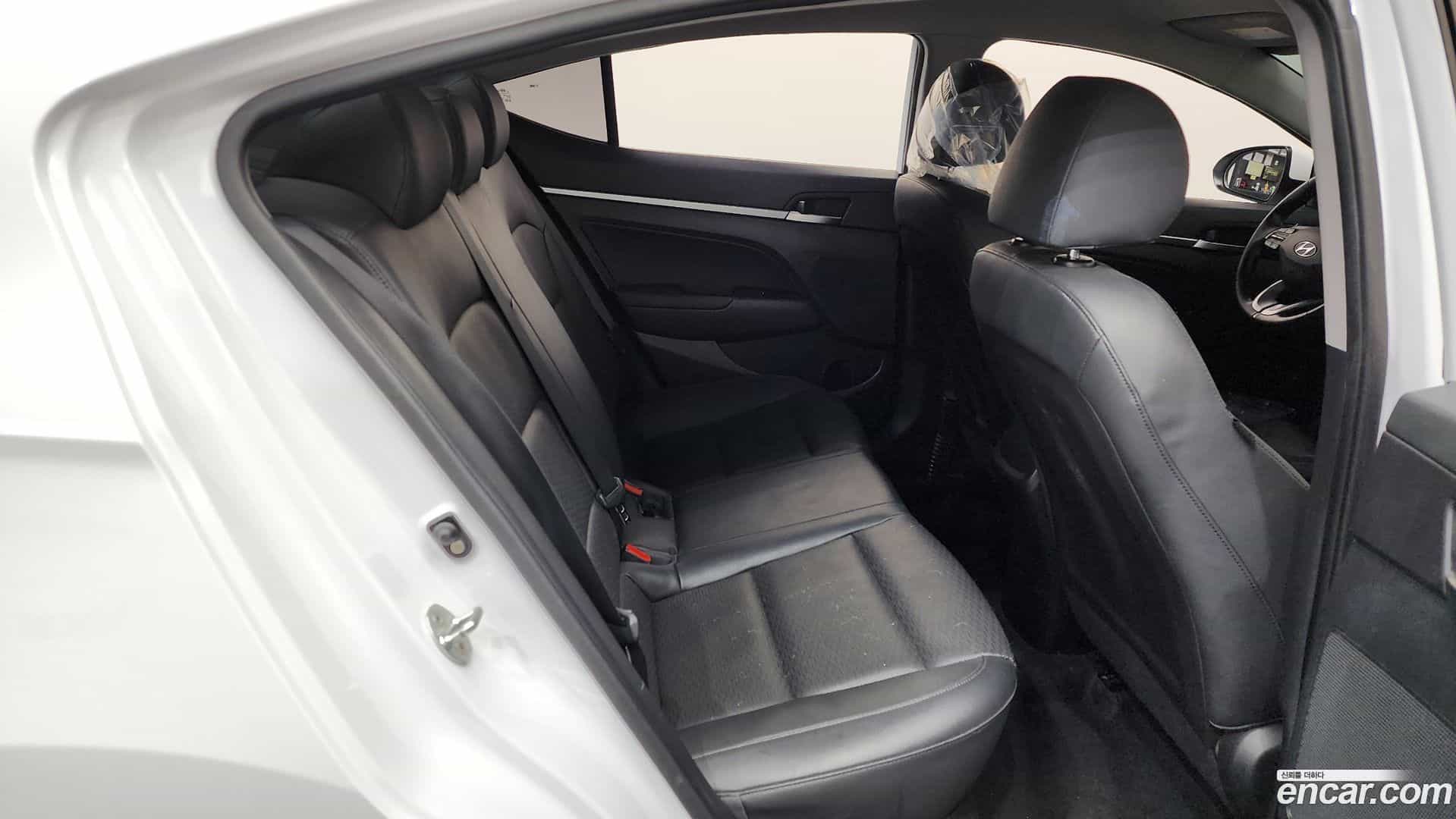 AVANTE Hyundai 2019.7-OPTION-015