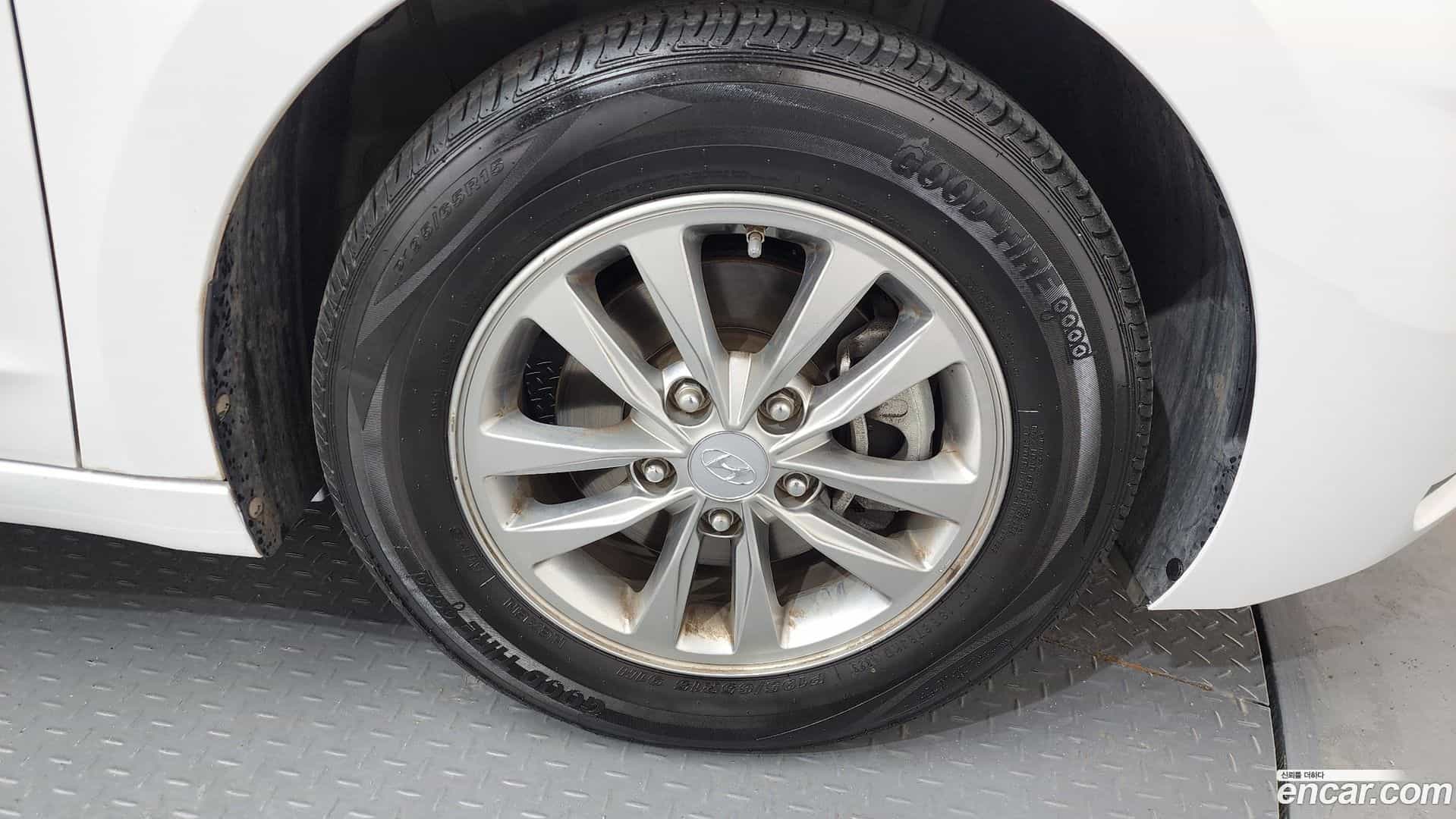 AVANTE Hyundai 2019.7-OUTER-031