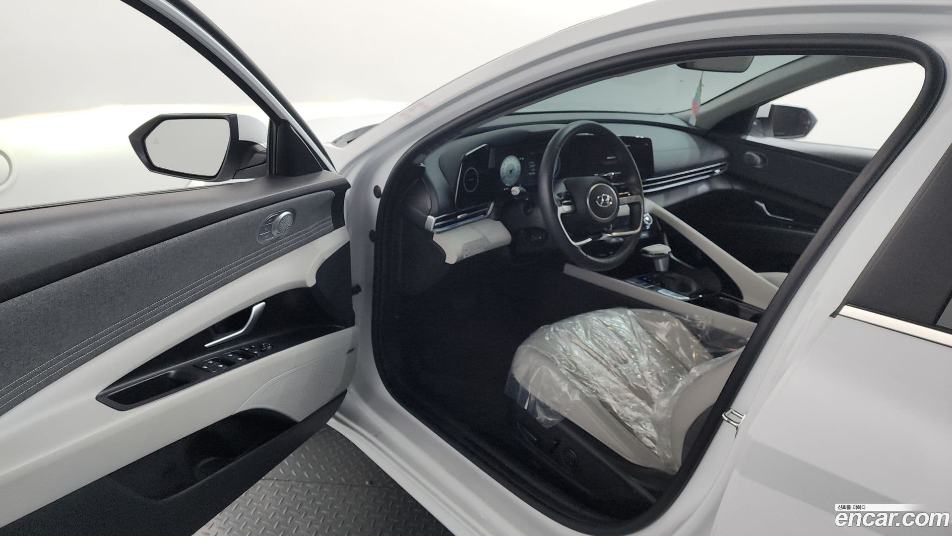 Main__Slider__Photo:AVANTE Hyundai 2022.6-9