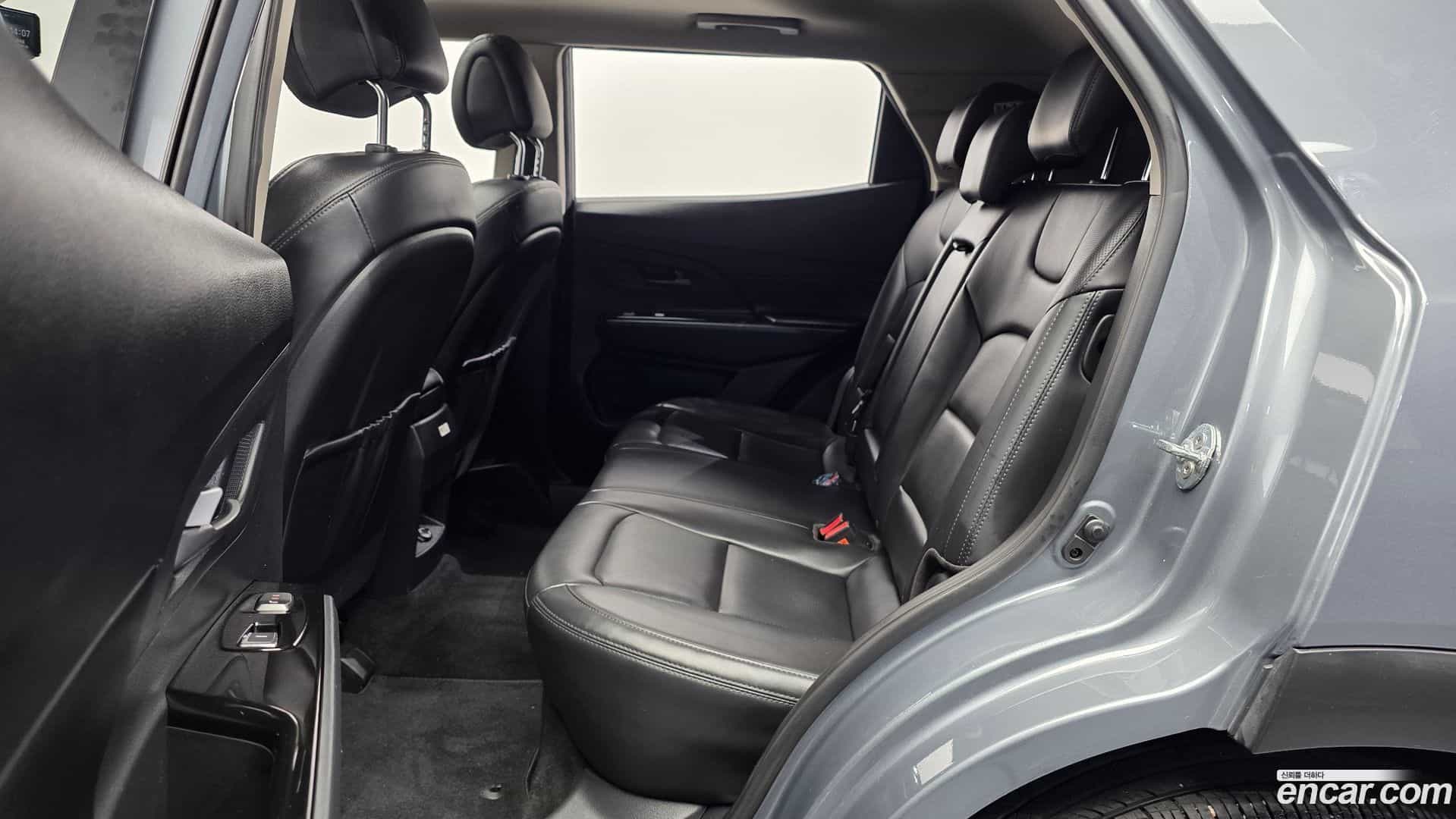 KORANDO KG Mobility 2022.8-INNER-036