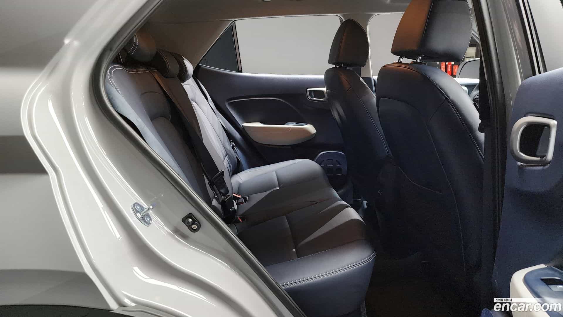Venue Hyundai 2025.7-OPTION-015