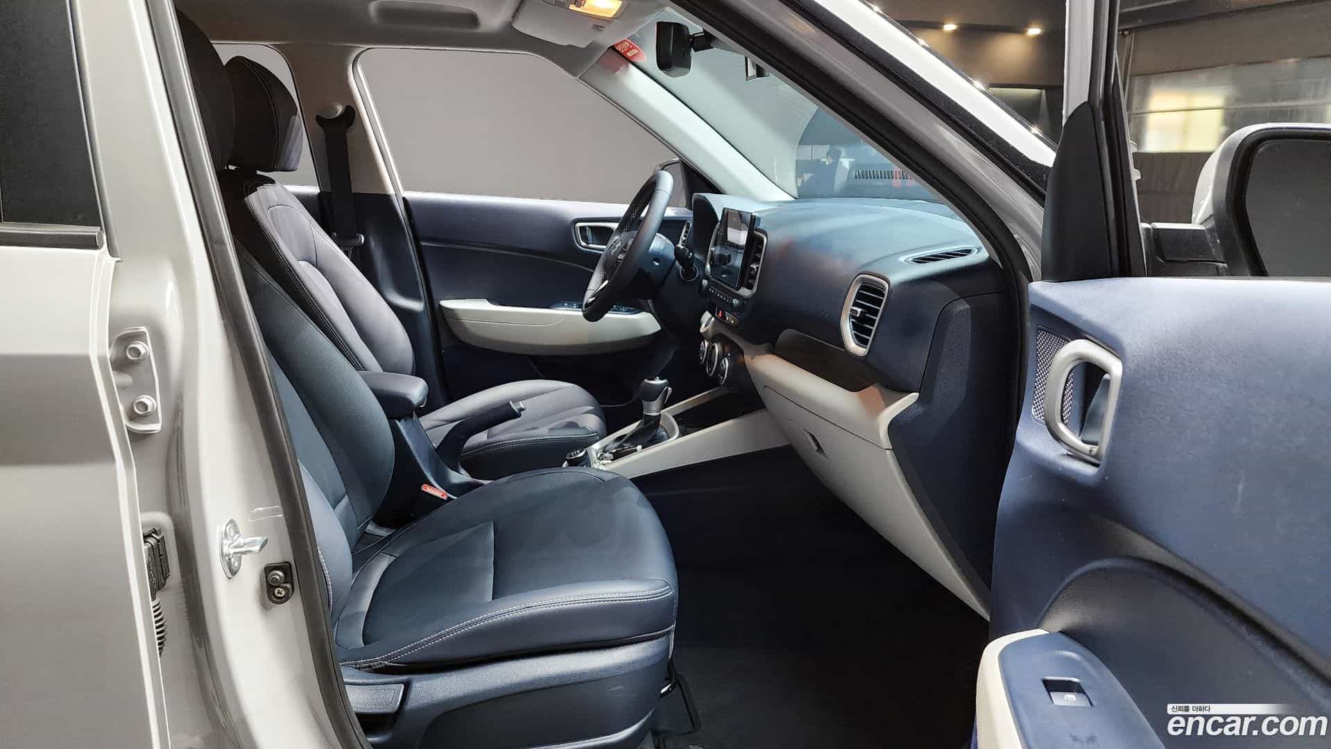 Venue Hyundai 2025.7-INNER-036