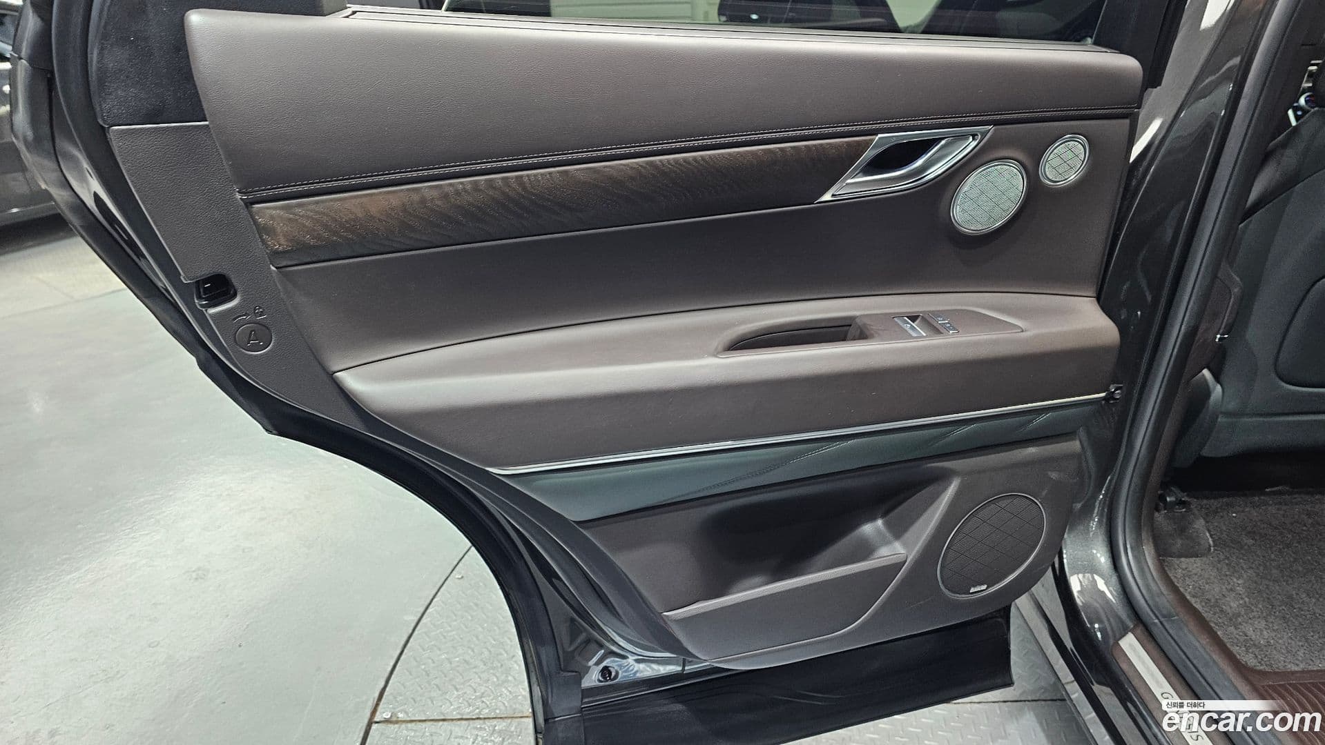 Main__Slider__Photo:GV80 Genesis 2023.9-24