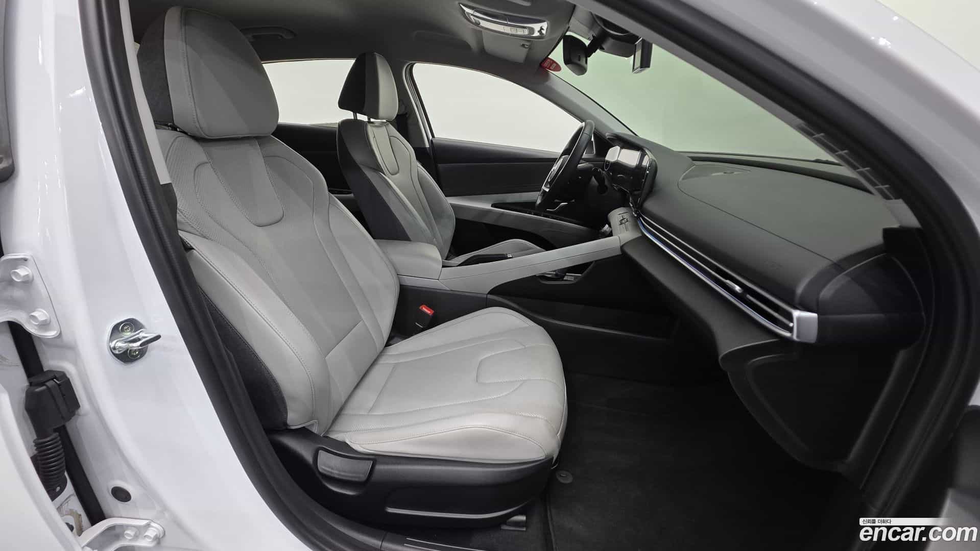 AVANTE Hyundai 2020.8-INNER-010