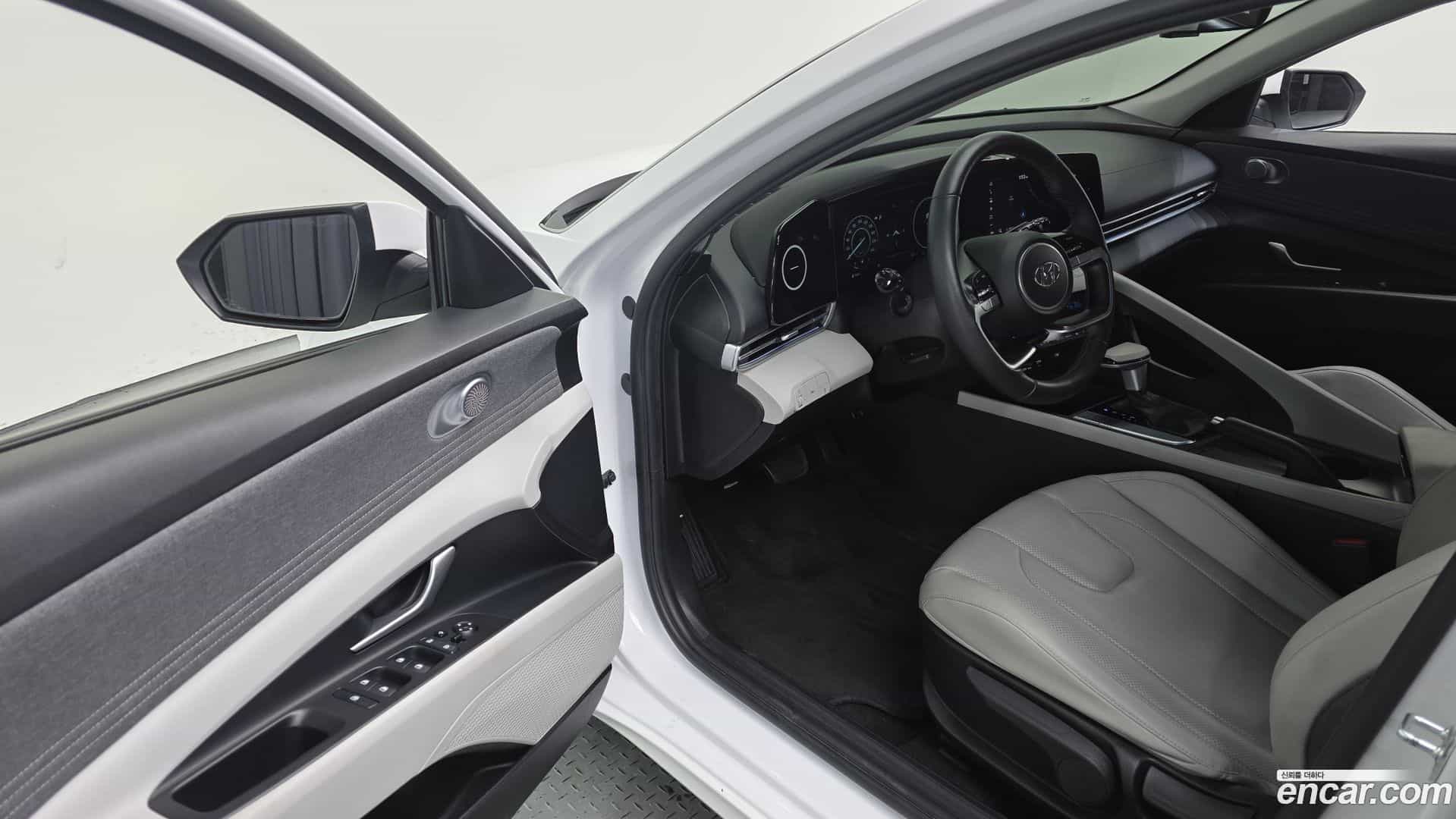 AVANTE Hyundai 2020.8-OPTION-015