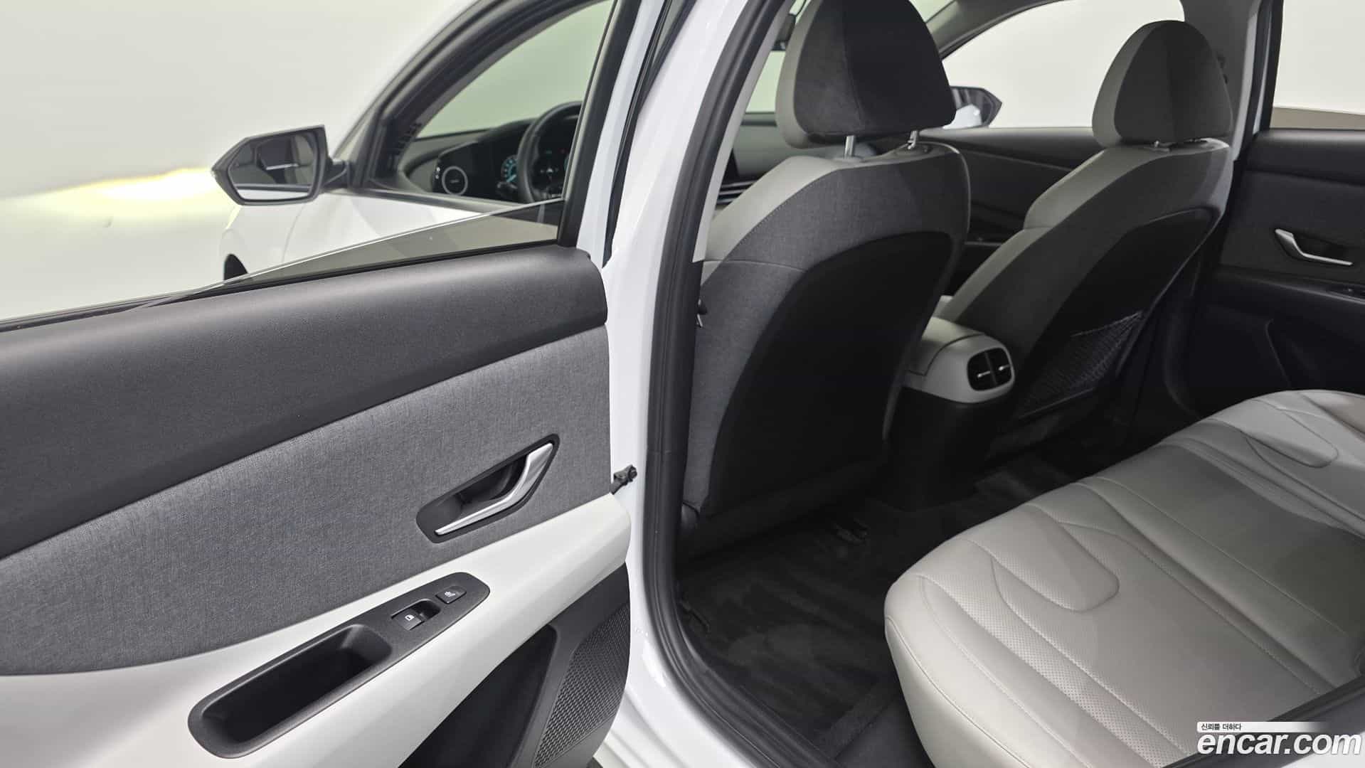 AVANTE Hyundai 2020.8-OPTION-040