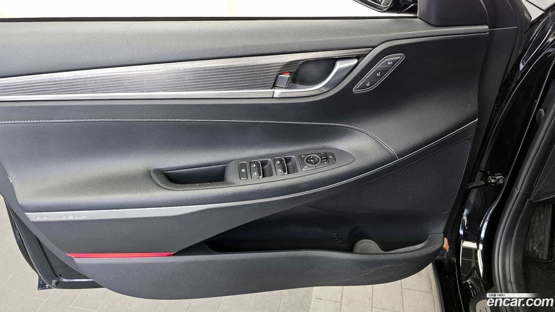 Grandeur Hyundai 2017.2-INNER-034