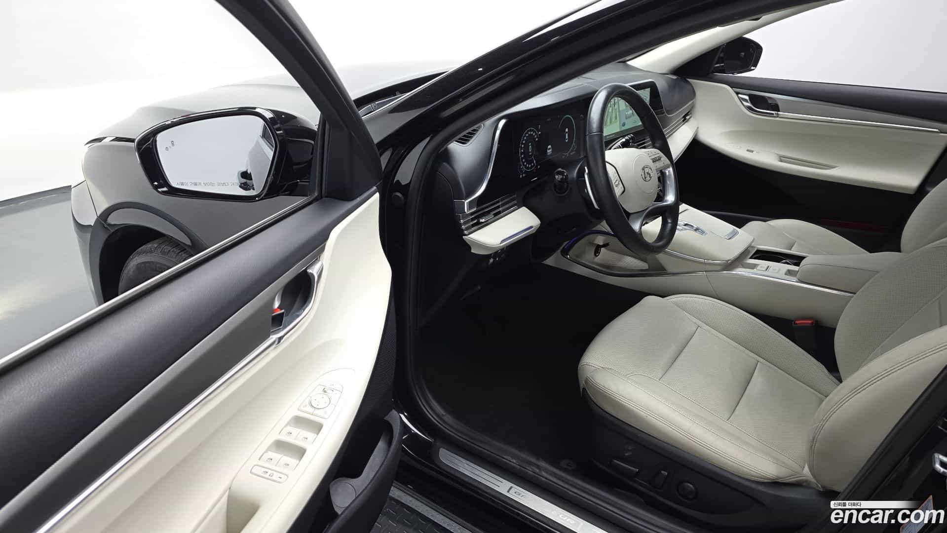 Grandeur Hyundai 2022.3-INNER-010