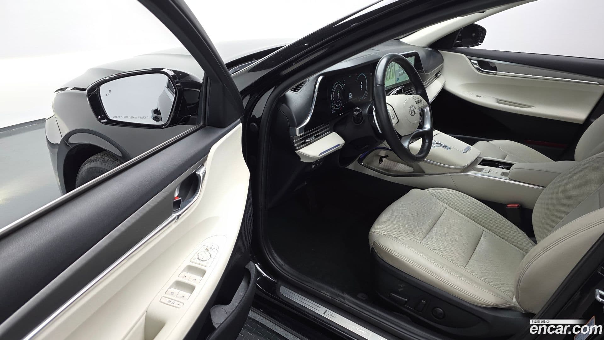 Main__Slider__Photo:Grandeur Hyundai 2022.3-9