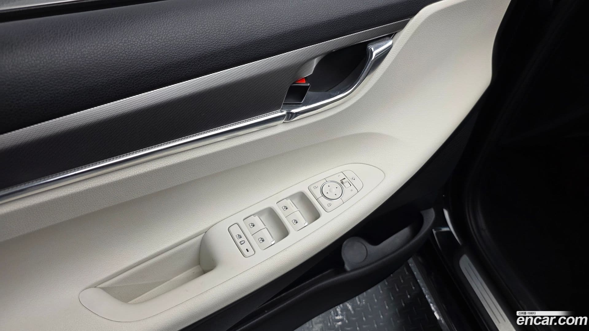 Main__Slider__Photo:Grandeur Hyundai 2022.3-30