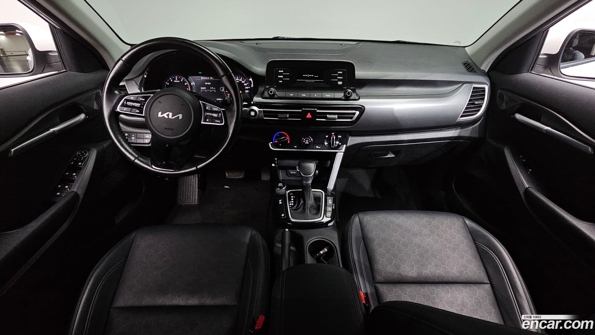 Main__Slider__Photo:Seltos Kia 2022.2-6