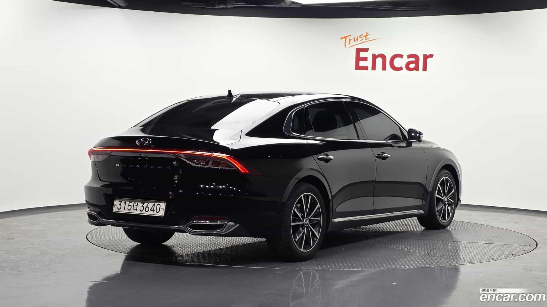 Grandeur Hyundai 2022.3-OUTER-002