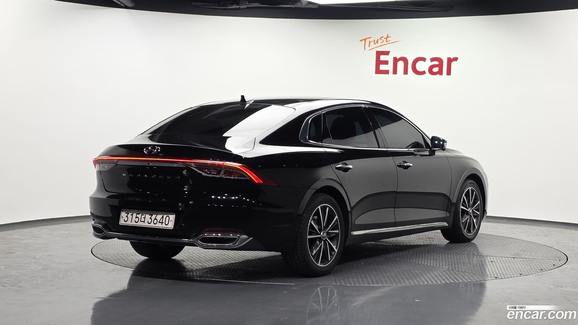Main__Slider__Photo:Grandeur Hyundai 2022.3-1