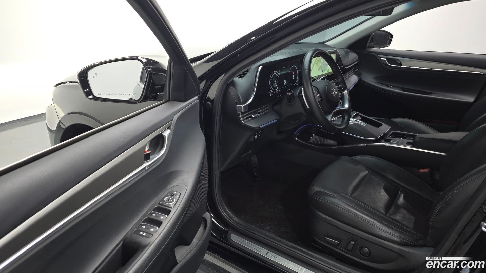 Main__Slider__Photo:Grandeur Hyundai 2022.3-9