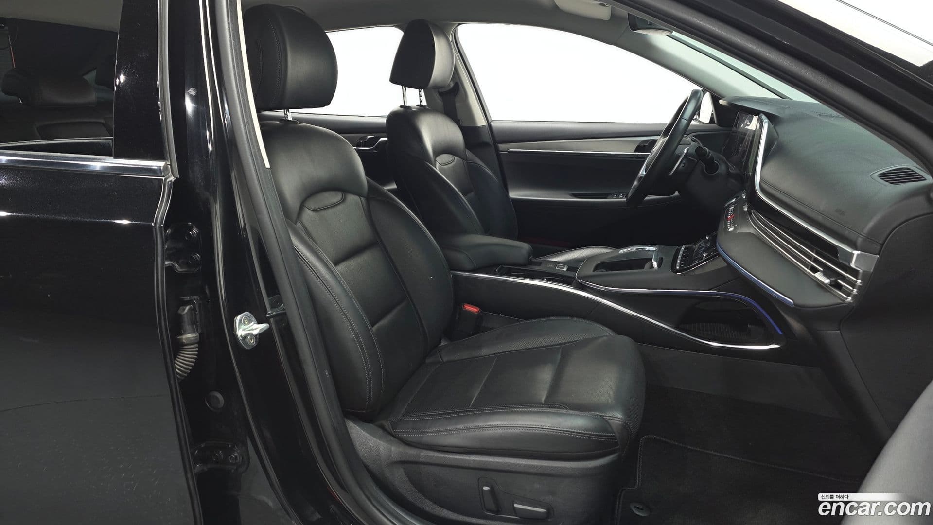 Main__Slider__Photo:Grandeur Hyundai 2022.3-11