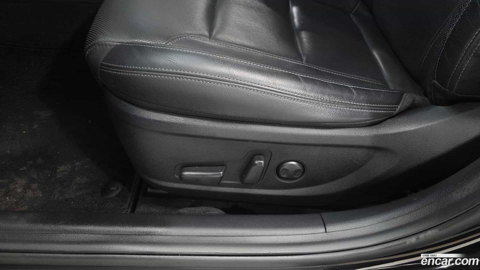 Grandeur Hyundai 2022.3-OPTION-041
