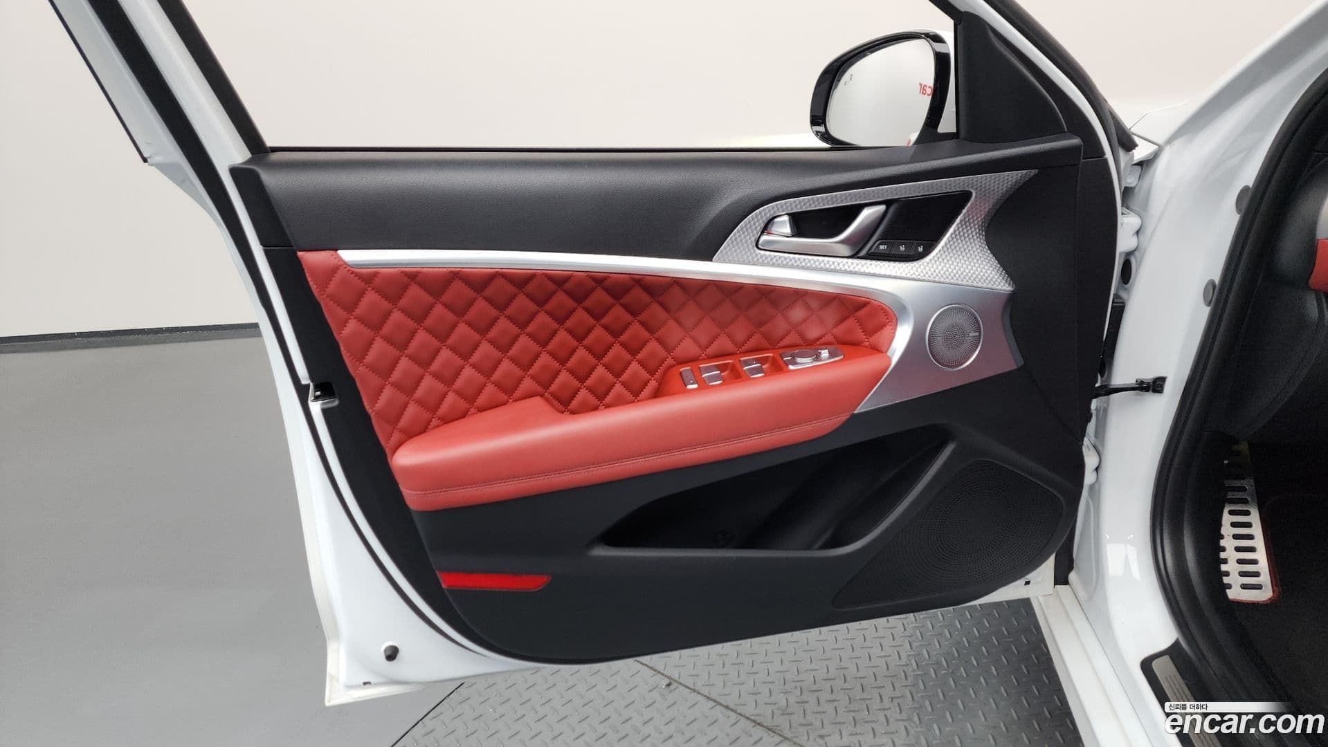 Main__Slider__Photo:G70 Genesis 2022.5-23