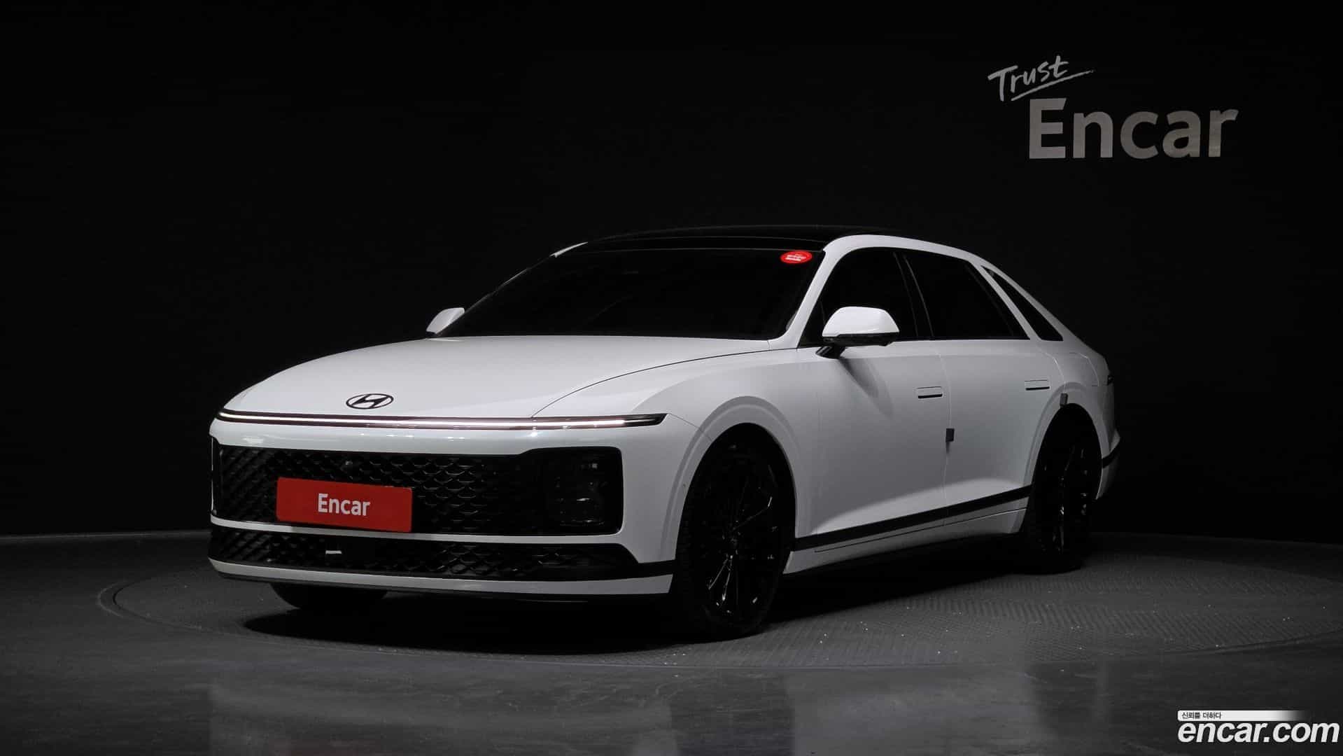 Grandeur Hyundai 2023.10-OUTER-001