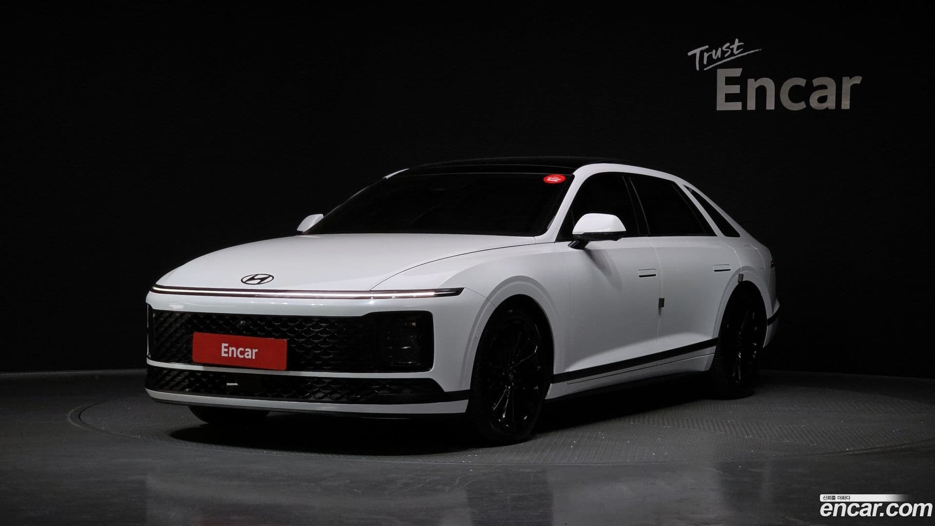 Main__Slider__Photo:Grandeur Hyundai 2023.10-0
